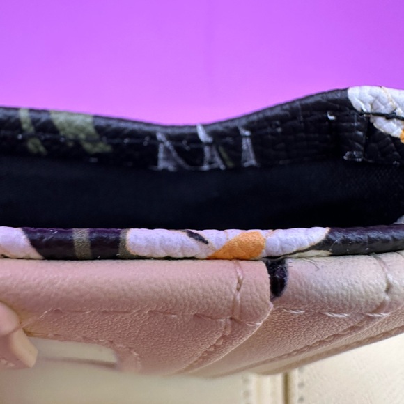 Betsey Johnson Daisy Wallet with pull out card holder NWT - Picture 7 of 10